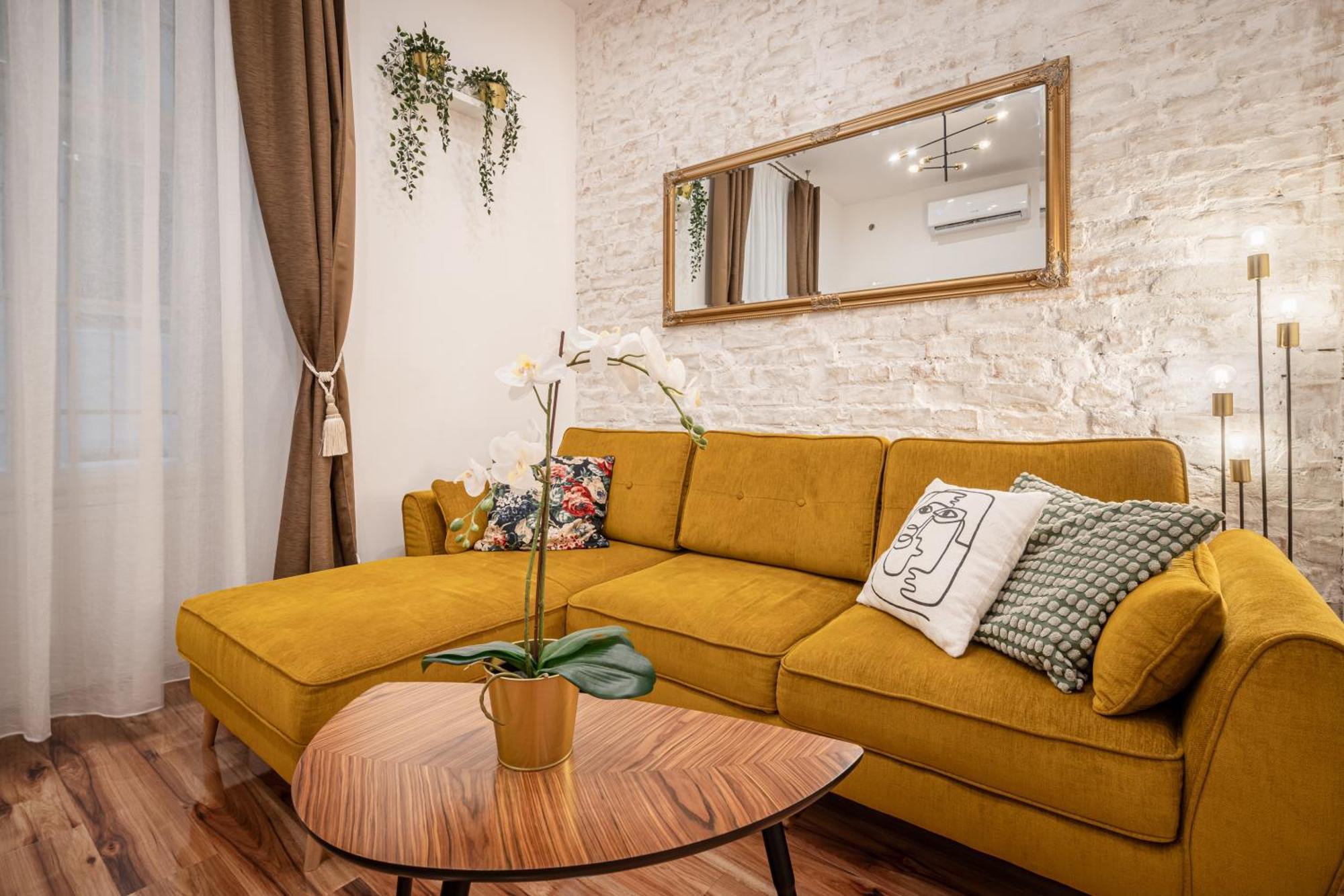 Architecture Fan'S Apartment Near Opera House بودابست المظهر الخارجي الصورة